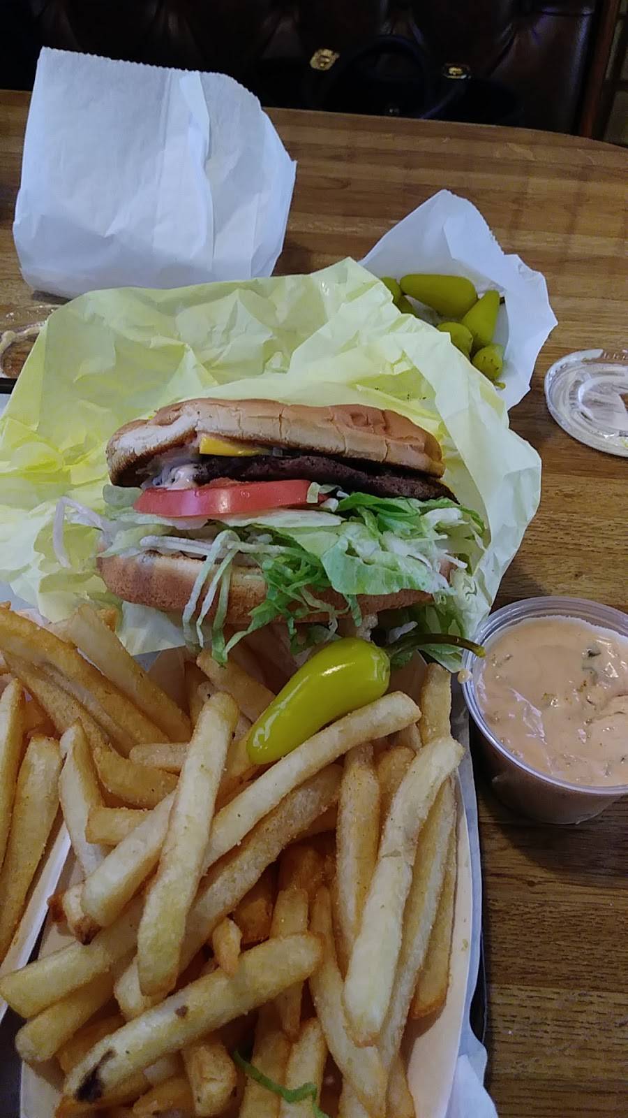 Tommys Famous Drive-In | restaurant | 201 N Maclay Ave, San Fernando, CA 91340, USA | 8183618881 OR +1 818-361-8881