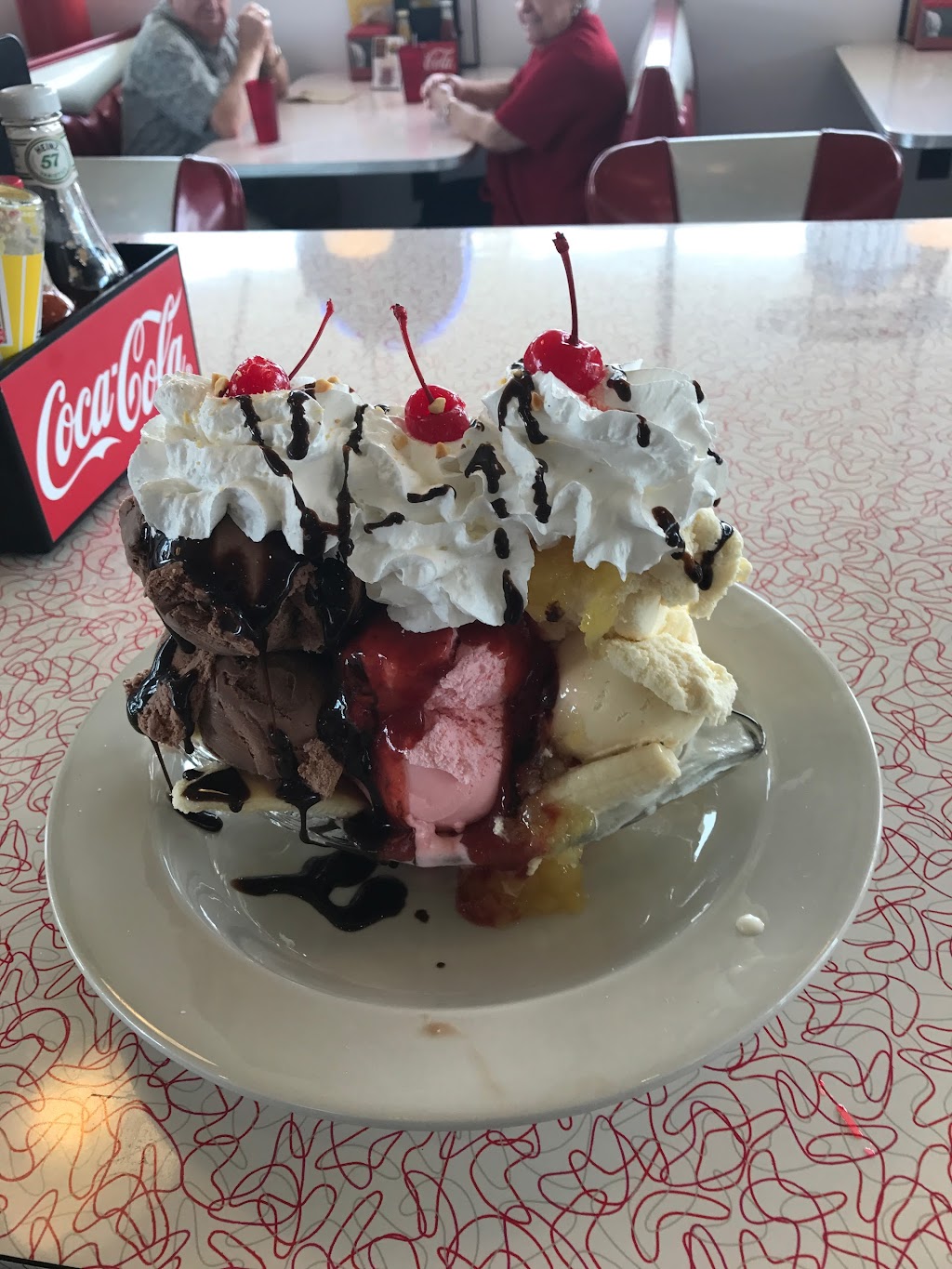 Be-Bops Diner | restaurant | 1200 S State St, Ukiah, CA 95482, USA | 7074621750 OR +1 707-462-1750