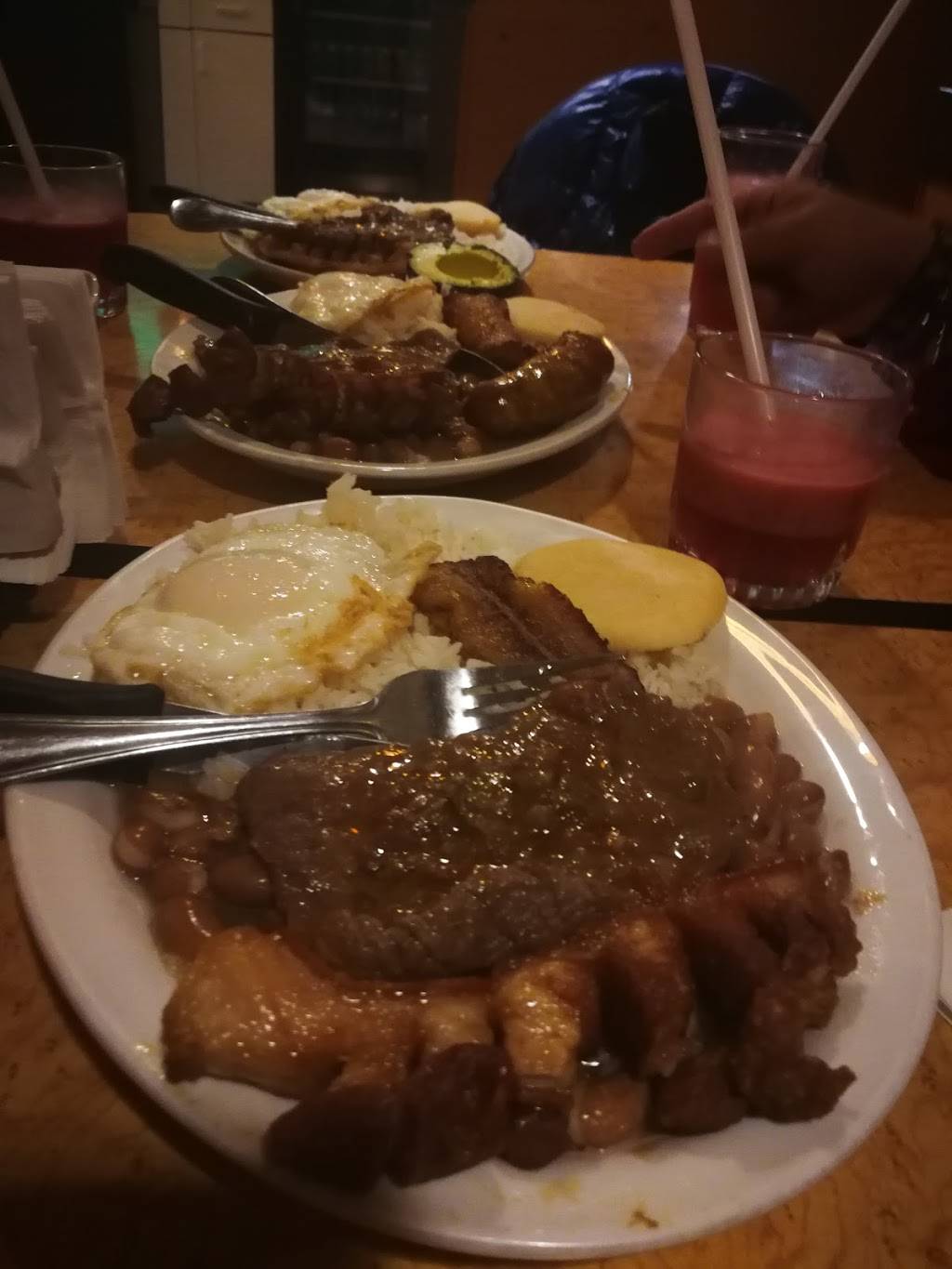 Cafe Las Americas | restaurant | 2260 Keele St, North York, ON M6M 3Y9, Canada | 4162469911 OR +1 416-246-9911