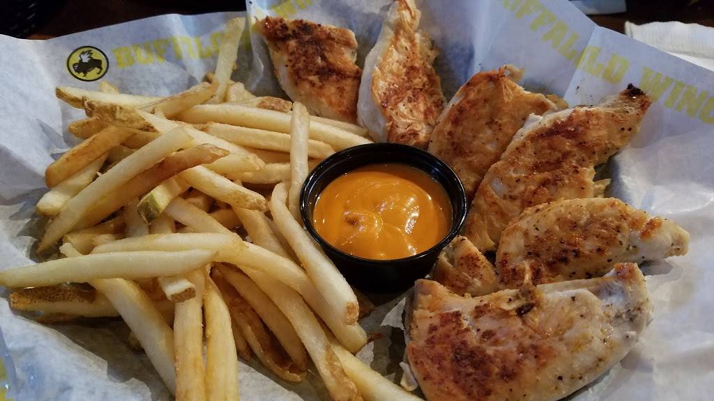 Buffalo Wild Wings | restaurant | 1986 Middle Country Rd, Centereach, NY 11720, USA | 6317379464 OR +1 631-737-9464