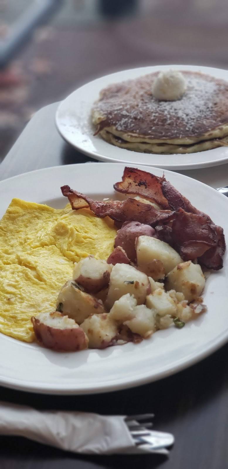 Crepes & Burgers | restaurant | 6720 Madison Ave, Fair Oaks, CA 95628, USA | 9162419567 OR +1 916-241-9567