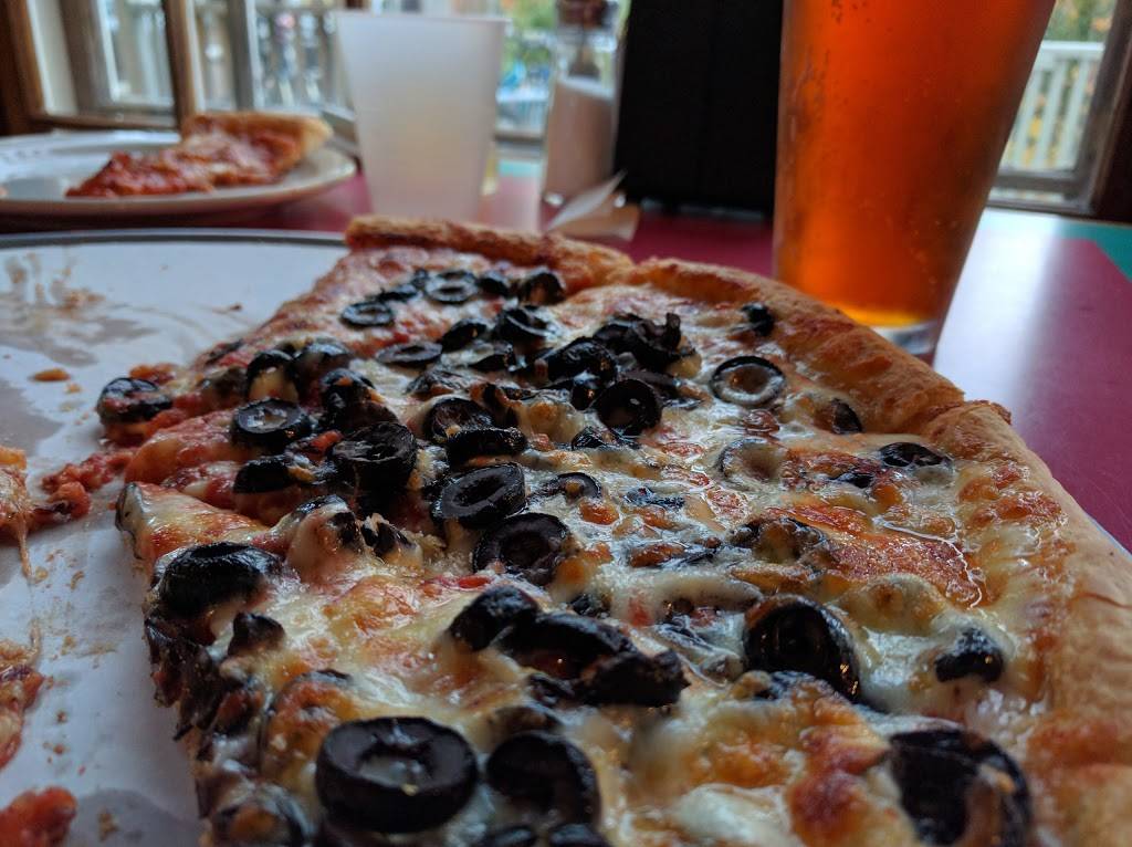 Sonnys Main Street Restaurant | restaurant | 20 Main St, Henniker, NH 03242, USA | 6034284444 OR +1 603-428-4444