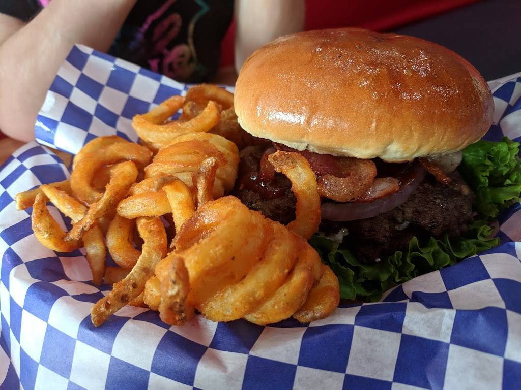 Everything Burger | restaurant | 3372 Canton Rd, Marietta, GA 30066, USA | 7704857679 OR +1 770-485-7679