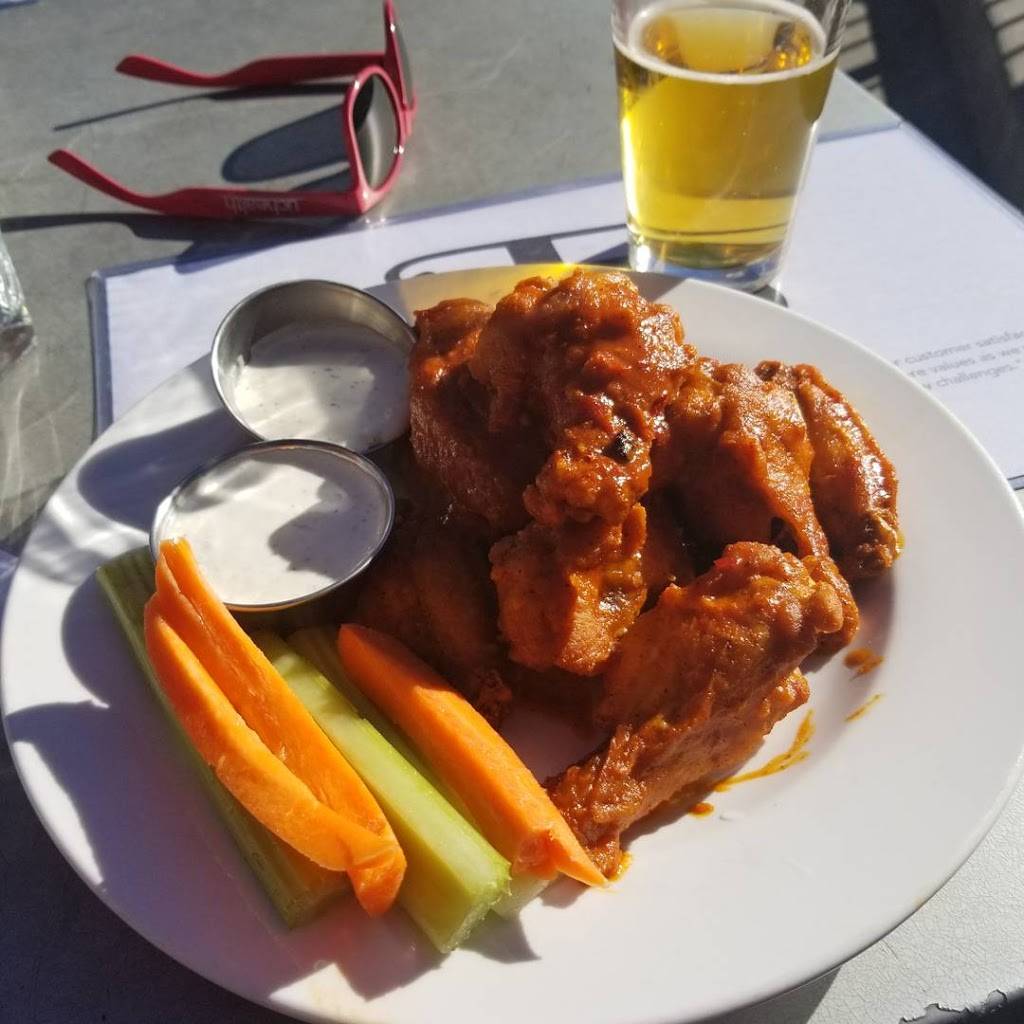 Highland Tap and Burger | restaurant | 2219 W 32nd Ave, Denver, CO 80211, USA | 7202874493 OR +1 720-287-4493