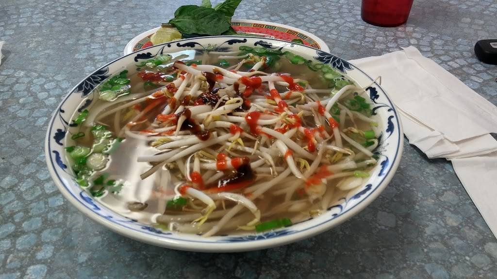Pho Vinh Loi | restaurant | 5811 Leesburg Pike, Falls Church, VA 22041, USA | 7033790988 OR +1 703-379-0988
