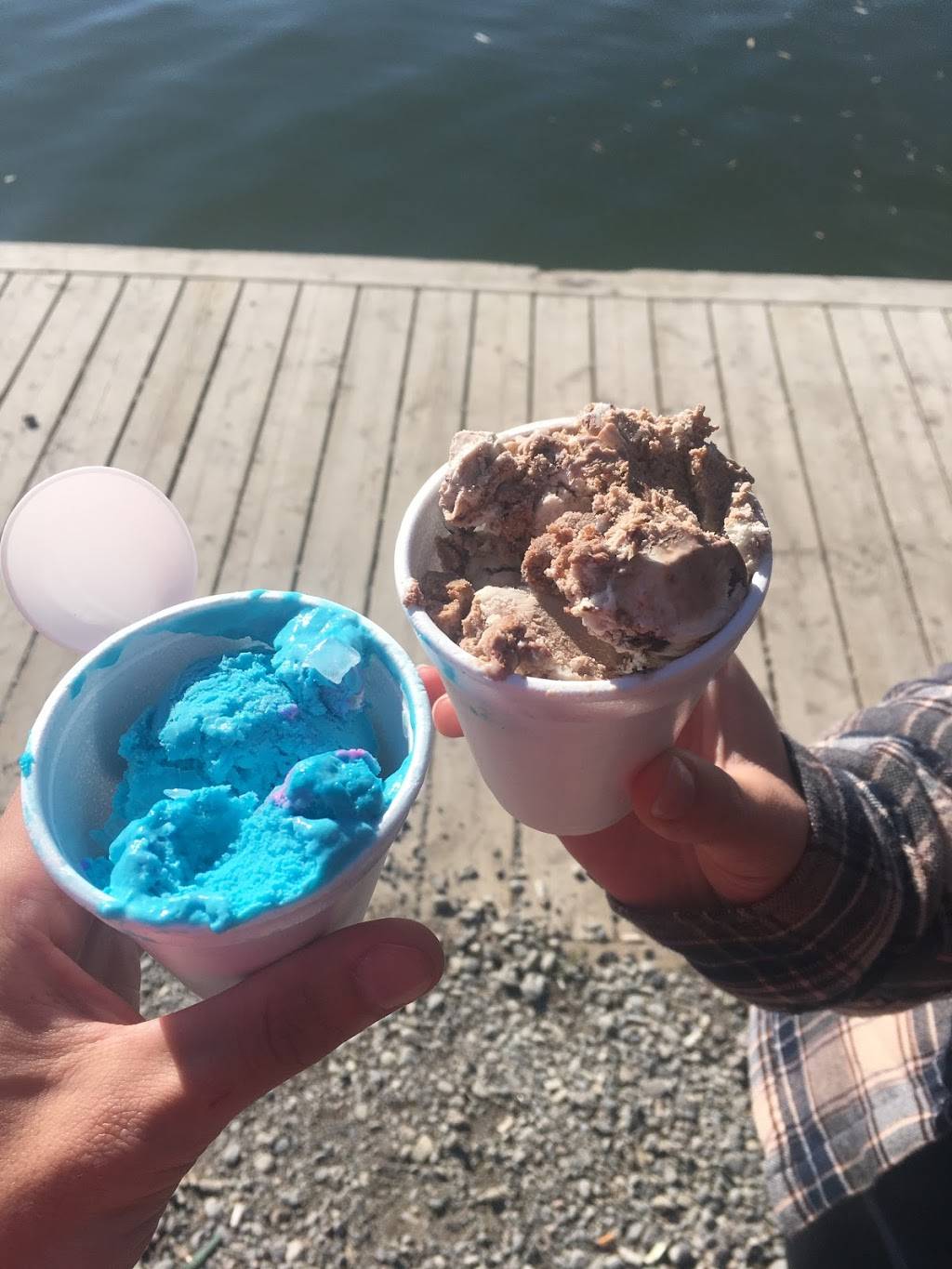 Crawfords Lakeside Café | restaurant | 125 Mill St S, Port Hope, ON L1A 2S8, Canada | 9058858093 OR +1 905-885-8093