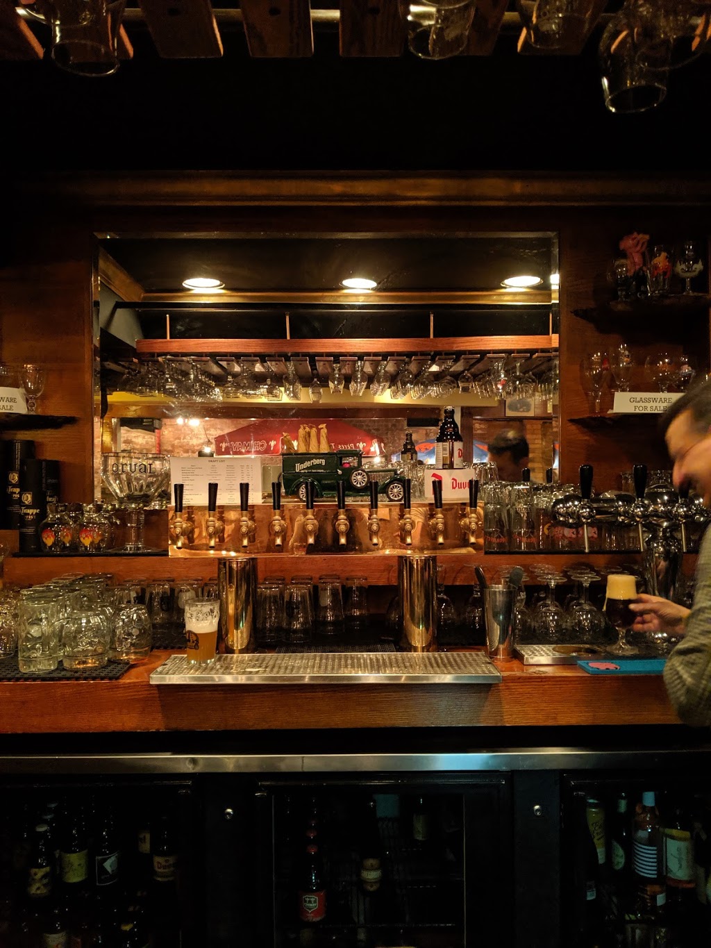 La Trappe | night club | 800 Greenwich St, San Francisco, CA 94133, USA | 4154408727 OR +1 415-440-8727