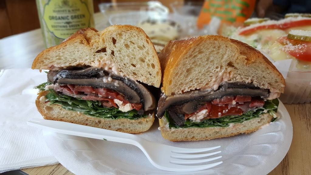 Luigis Italian Delicatessen | restaurant | 2709 Clayton Rd, Concord, CA 94519, USA | 9258252030 OR +1 925-825-2030