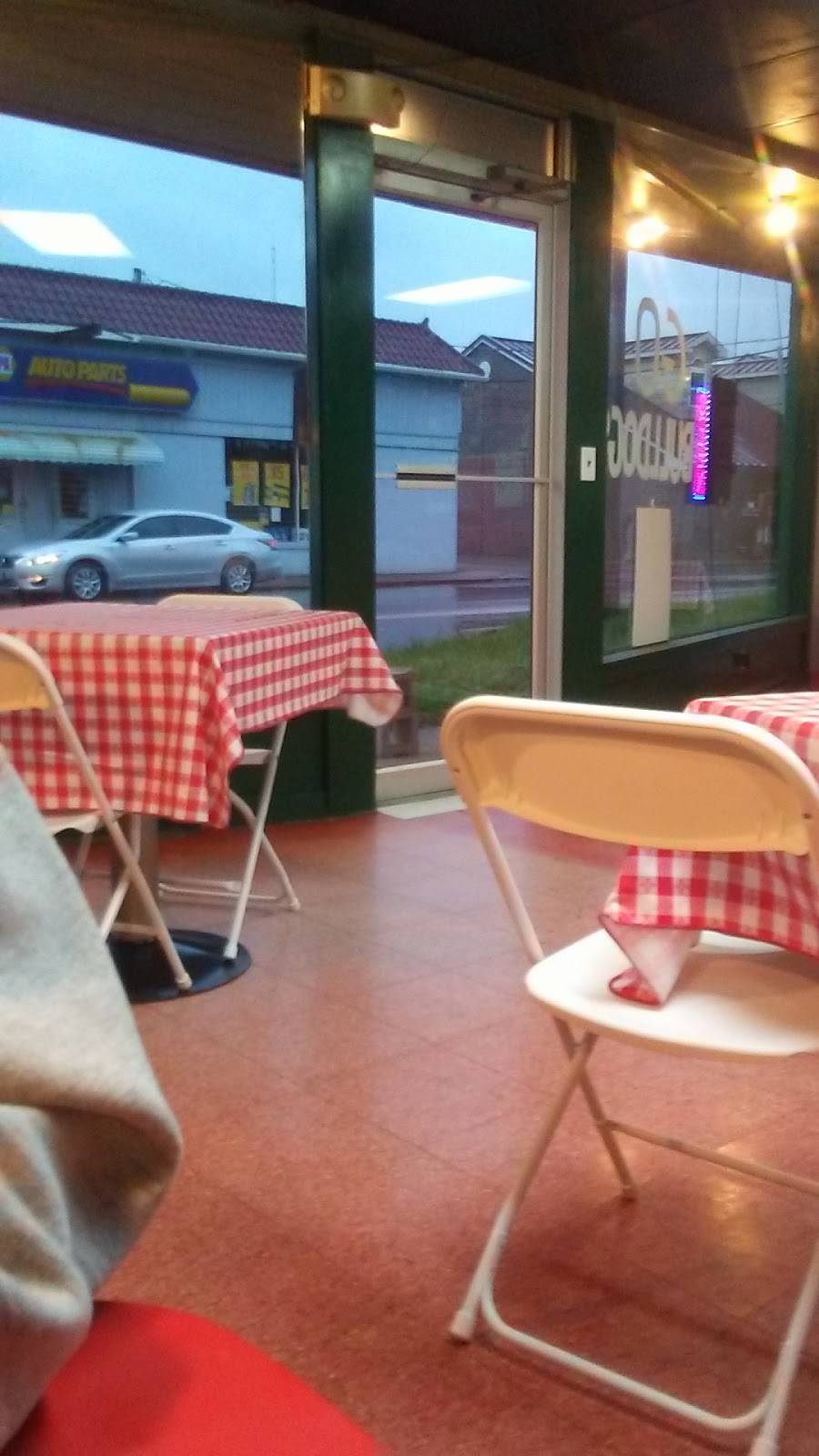 Ianazones Pizza | restaurant | 49 E Taggart St, East Palestine, OH 44413, USA | 3304261711 OR +1 330-426-1711