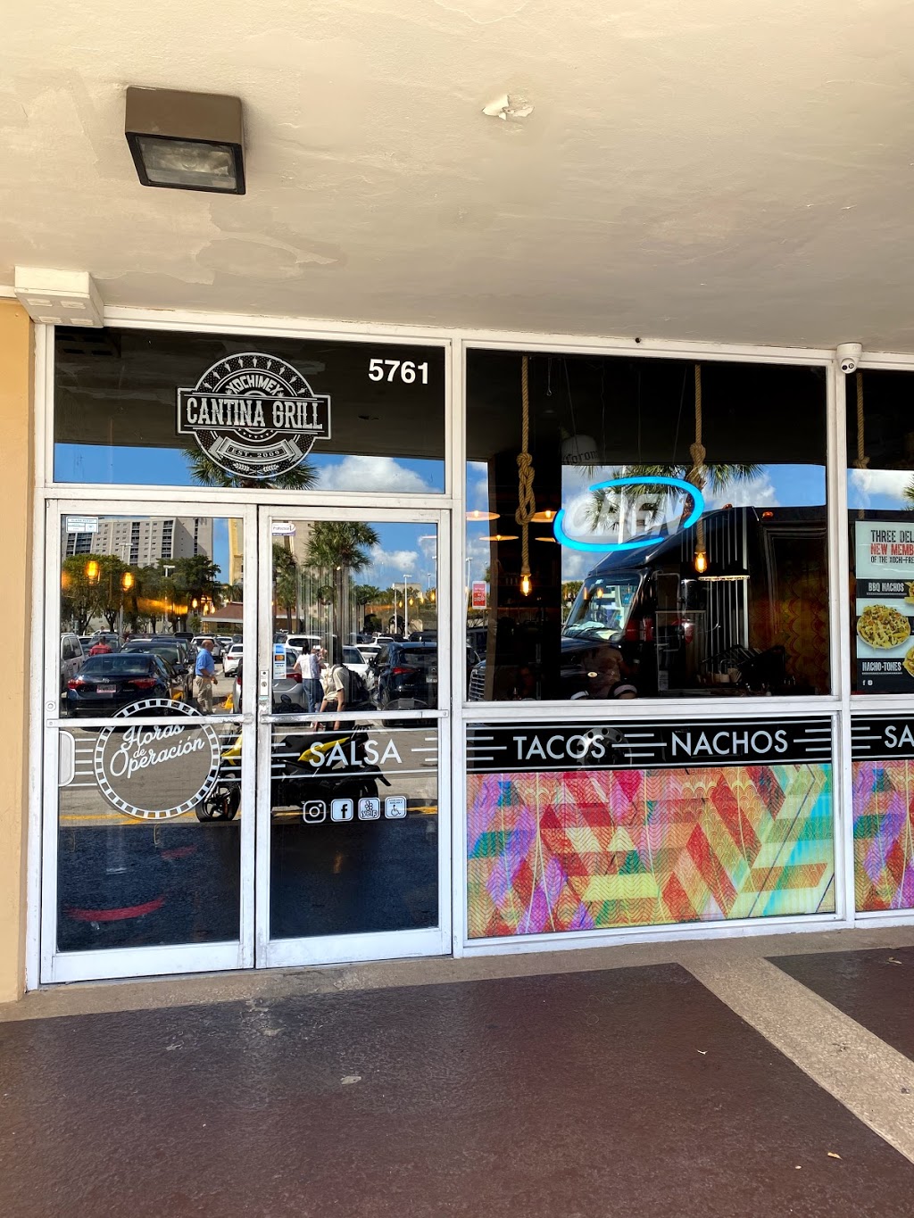 Xochimex Cantina Grill | restaurant | 5761 NW 7th St, Miami, FL 33126, USA | 7864528088 OR +1 786-452-8088