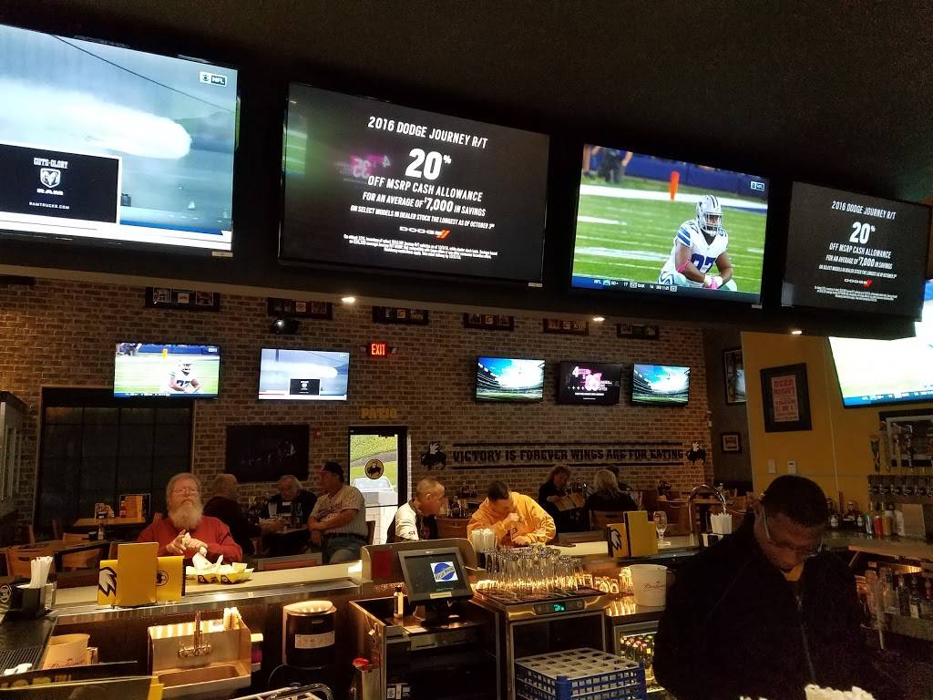 Buffalo Wild Wings | restaurant | 36455 Euclid Ave, Willoughby, OH 44094, USA | 4405278081 OR +1 440-527-8081