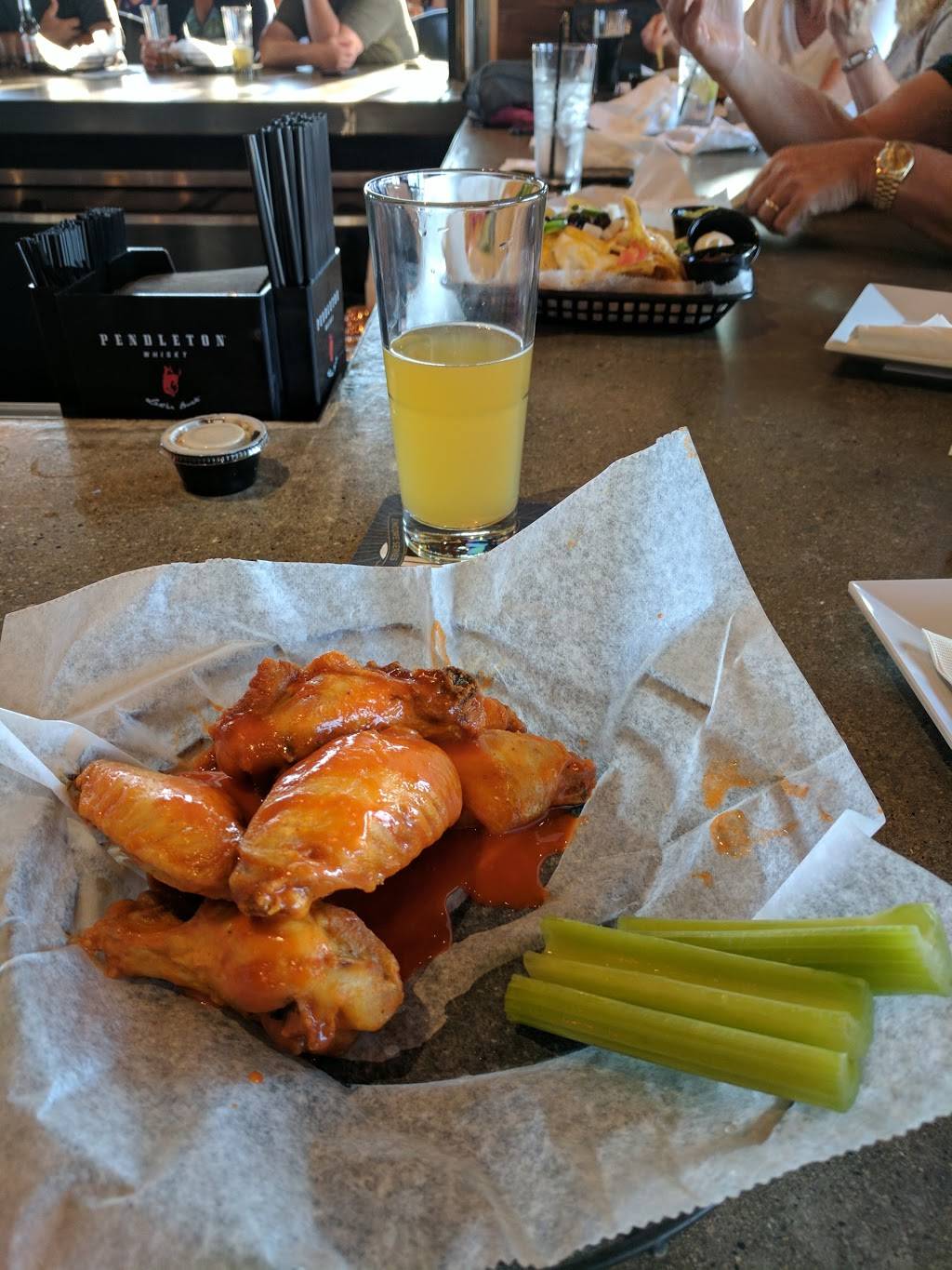 Caffreys Sports Pub | restaurant | 1320 Hickman Rd, Waukee, IA 50263, USA | 5159870552 OR +1 515-987-0552