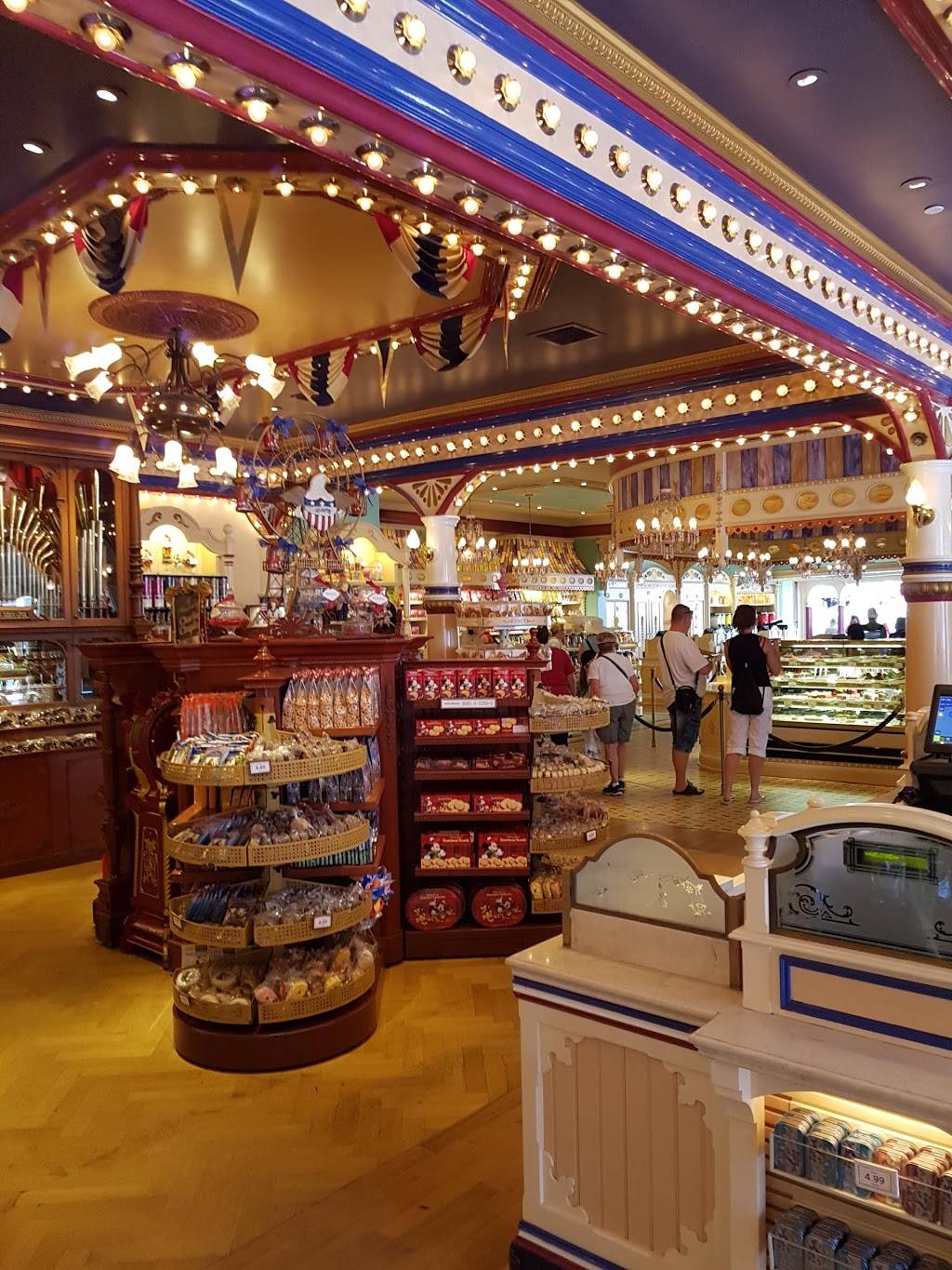 Gibson Girl Ice Cream Parlor | restaurant | Disneyland Park, Anaheim, CA 92802, USA | 7147813463 OR +1 714-781-3463