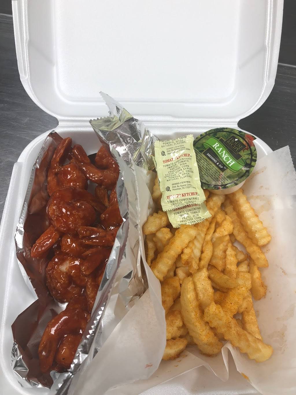 Chubbys Pizza and Wings | restaurant | 260 E Walton Blvd, Pontiac, MI 48340, USA | 2484999809 OR +1 248-499-9809