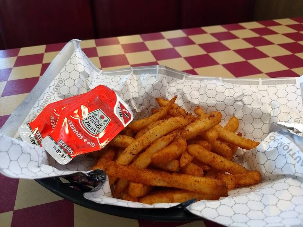 Pizza Hut | meal takeaway | 16476 Lincoln Hwy, Breezewood, PA 15533, USA | 8147354091 OR +1 814-735-4091