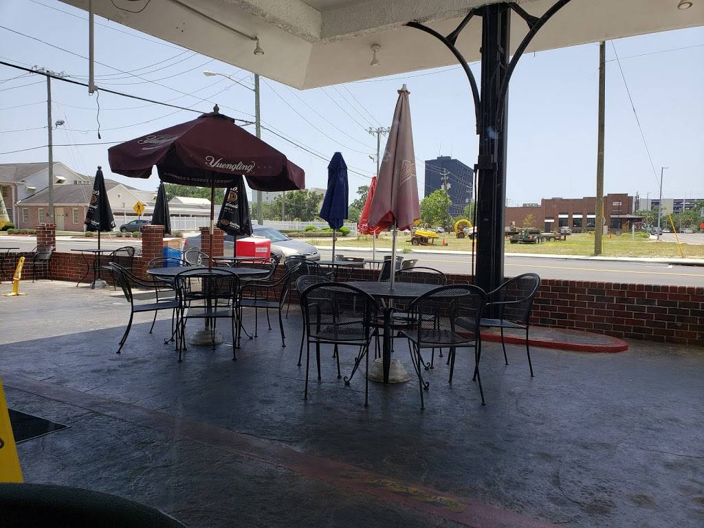 Fillin Station | restaurant | 692 Howard Ave, Biloxi, MS 39530, USA | 2284352522 OR +1 228-435-2522