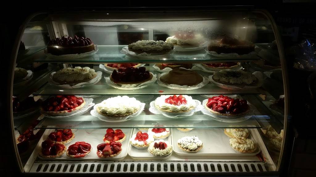 Hofs Hut Restaurant & Bakery | bakery | 10900 Los Alamitos Blvd, Los Alamitos, CA 90720, USA | 5627999552 OR +1 562-799-9552