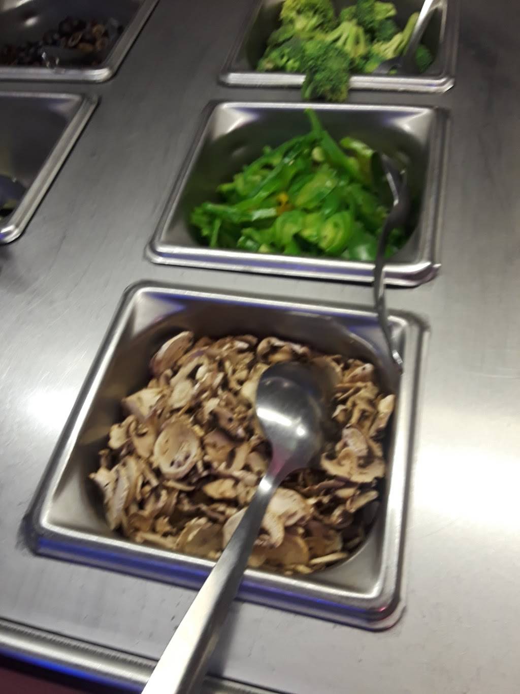 Round Table Pizza | meal delivery | 13100 San Pablo Ave, Richmond, CA 94805, USA | 5102327071 OR +1 510-232-7071