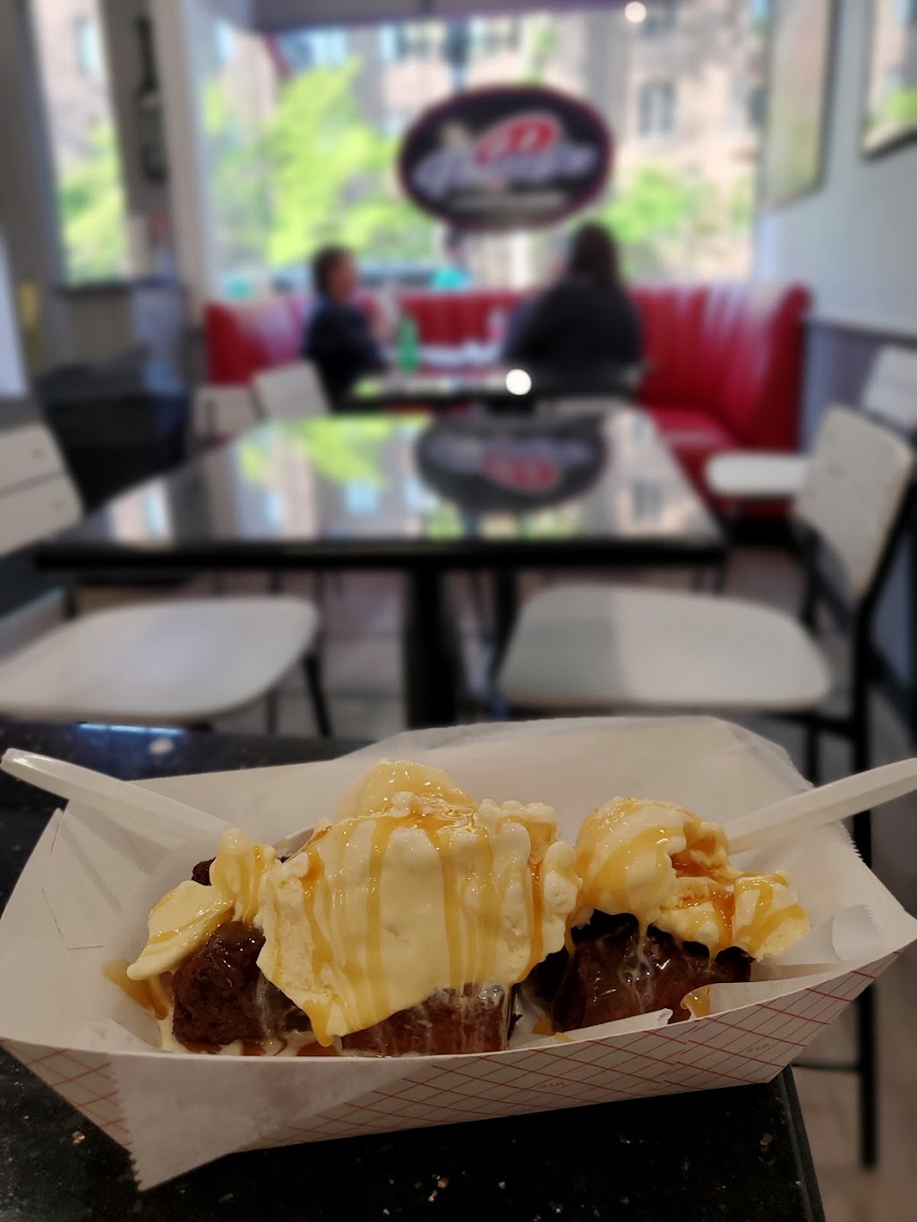 Phillys A Taste of Philadelphia | restaurant | 1008 Chapel St, New Haven, CT 06510, USA | 2032087770 OR +1 203-208-7770