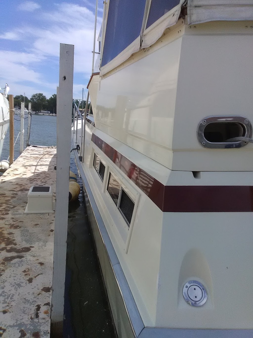 Anchor Pointe Marina | restaurant | 900 Anchor Point Rd, Curtice, OH 43412, USA | 4198362455 OR +1 419-836-2455