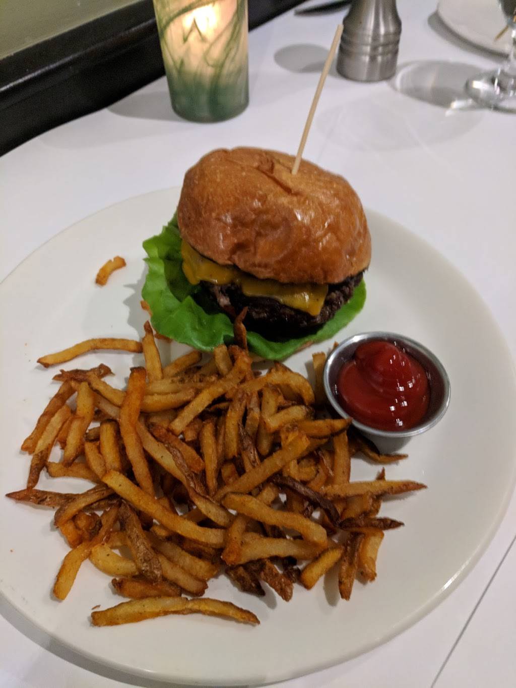 The Grilled Oyster Company | restaurant | 7943 Tuckerman Ln, Potomac, MD 20854, USA | 3012999888 OR +1 301-299-9888