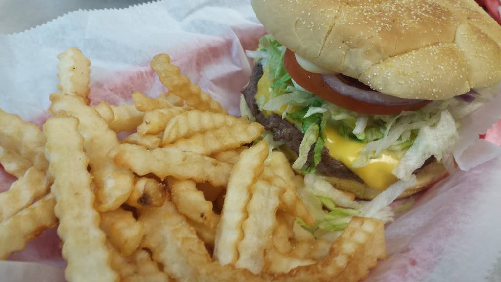 Smittys Place. | restaurant | 368 E Bridge St, Elyria, OH 44035, USA | 4403239708 OR +1 440-323-9708