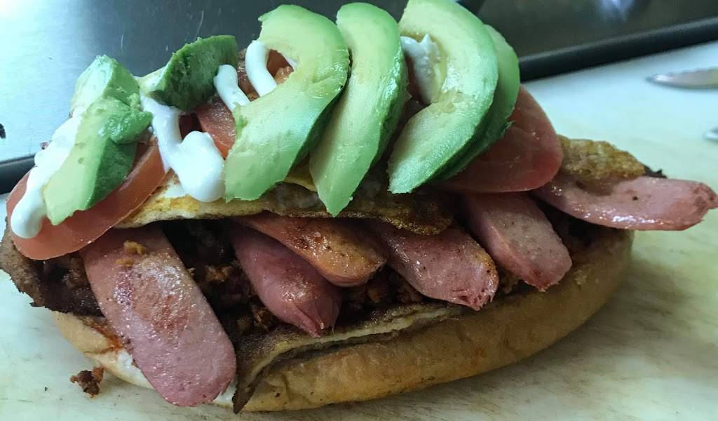 Taqueria Rojas Y Mas | restaurant | 8714 E 21st St, Indianapolis, IN 46219, USA | 3176613900 OR +1 317-661-3900