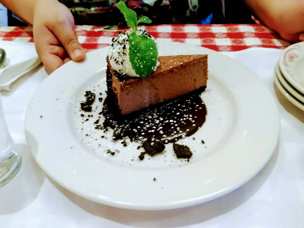 Maggianos Little Italy | restaurant | Streets of Woodfield, 1901 Woodfield Rd, Schaumburg, IL 60173, USA | 8472405600 OR +1 847-240-5600
