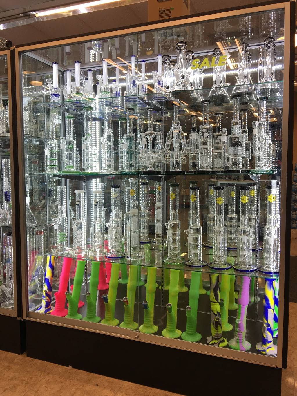 World of Smoke | meal takeaway | 2698 First St, Atwater, CA 95301, USA | 2098126388 OR +1 209-812-6388