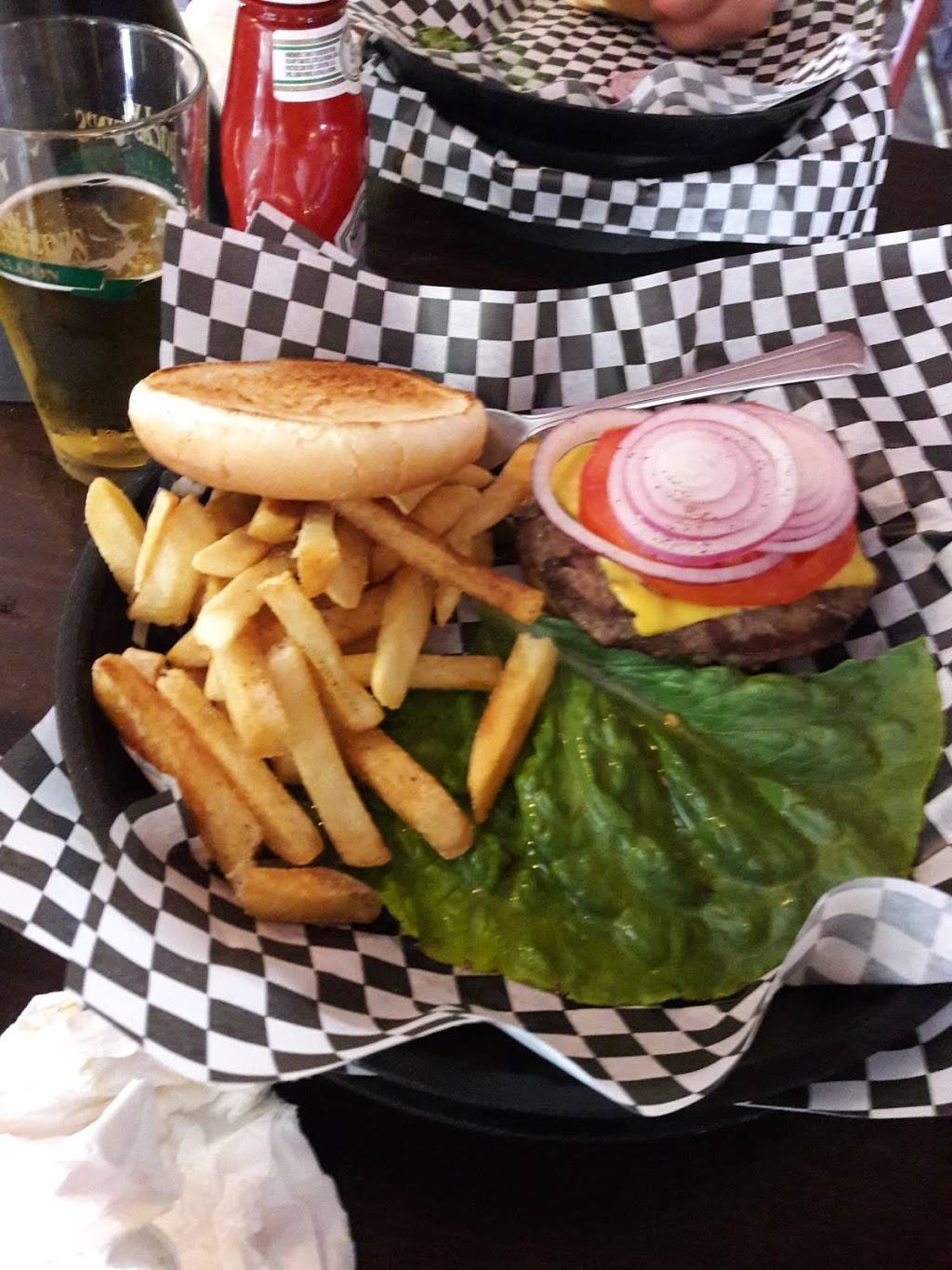 J W Hollsteins Saloon | night club | 17358 Oak Park Ave, Tinley Park, IL 60477, USA | 7084297000 OR +1 708-429-7000