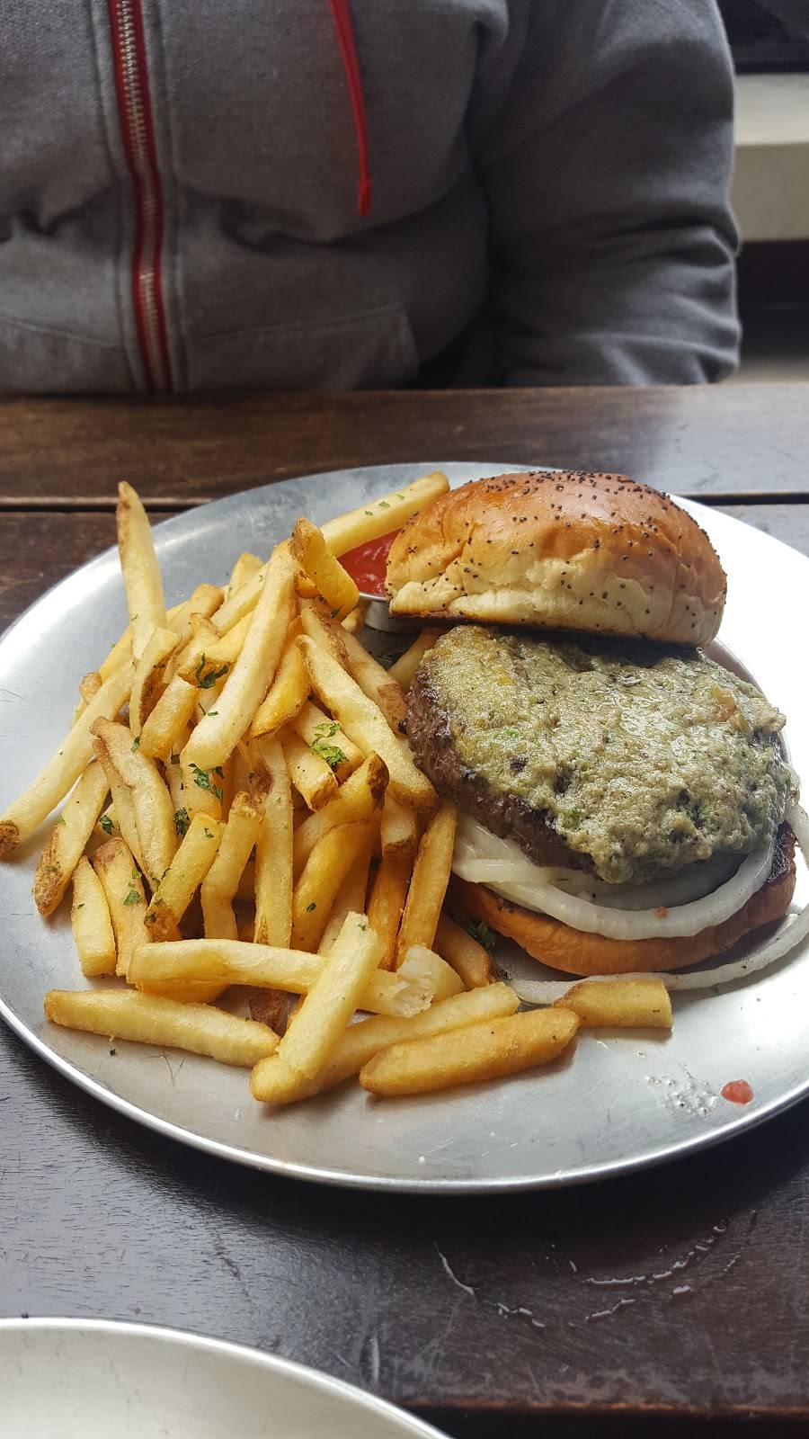 Eureka! | restaurant | 7631 Edinger Ave, Huntington Beach, CA 92647, USA | 7142303955 OR +1 714-230-3955