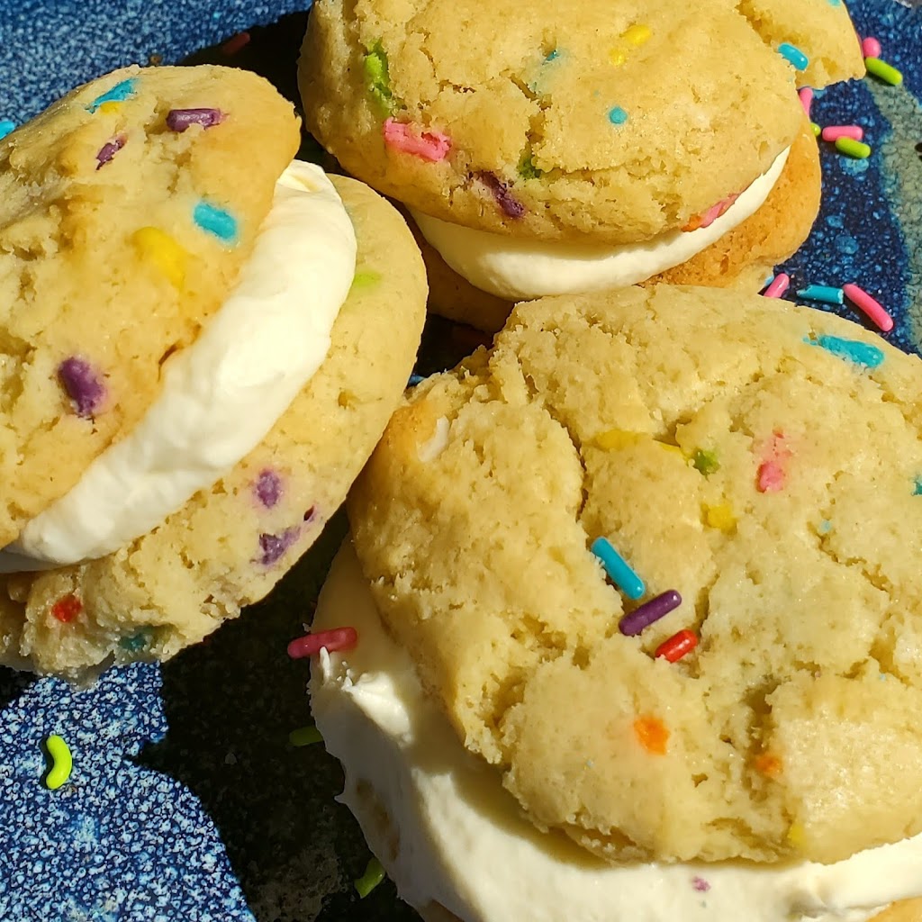 The Dabs Bakery | bakery | 921 W Commerce St, Dallas, TX 75208, USA | 4692968686 OR +1 469-296-8686