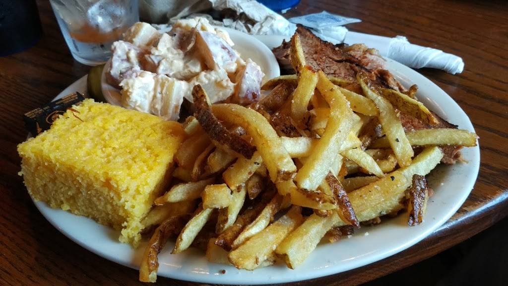 Bucks Naked BBQ | restaurant | 568 US-1, Freeport, ME 04032, USA | 2078650600 OR +1 207-865-0600