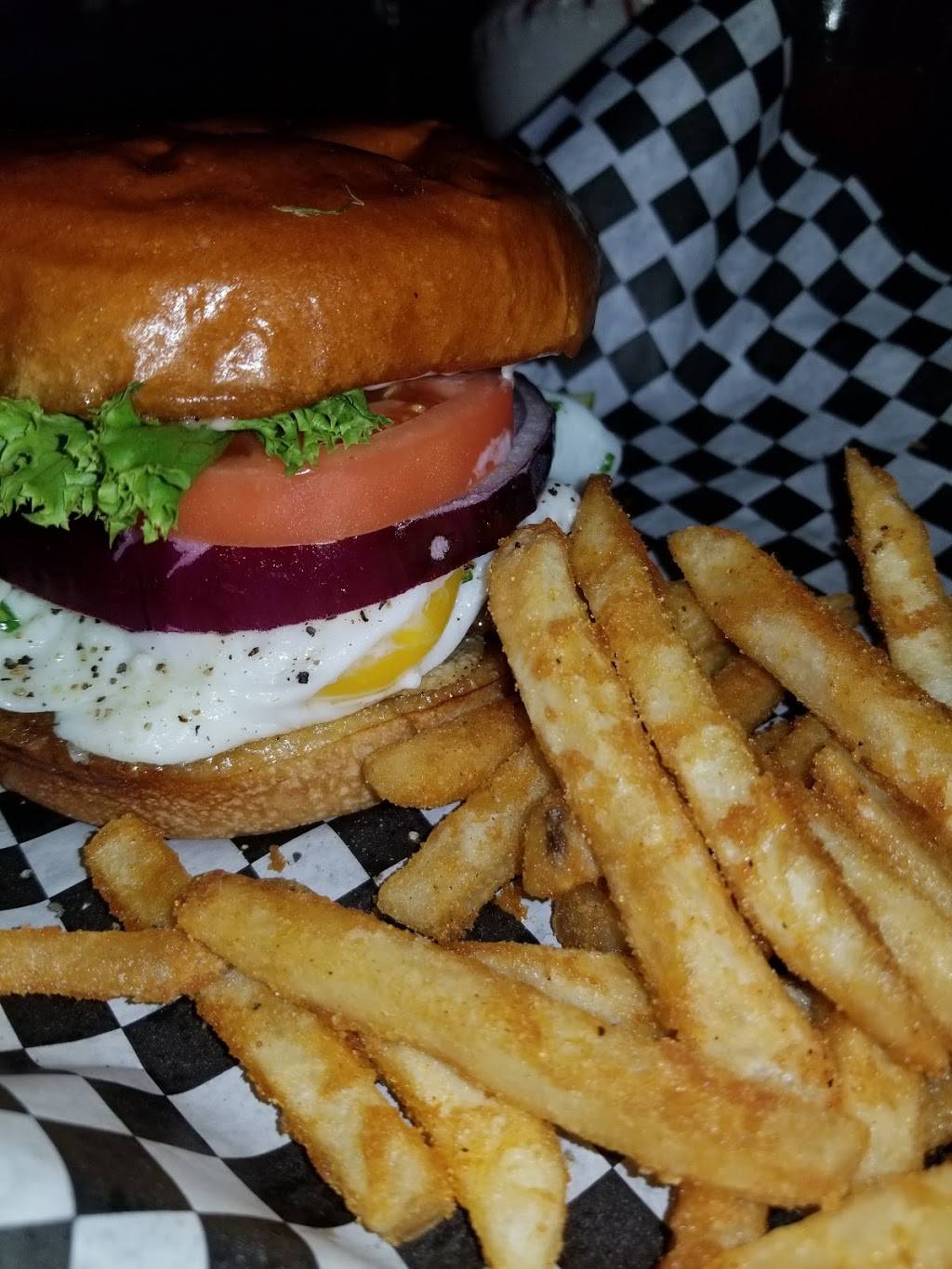 Lumpys Sports Grill | restaurant | 12325 N May Ave, Oklahoma City, OK 73120, USA | 4052863300 OR +1 405-286-3300