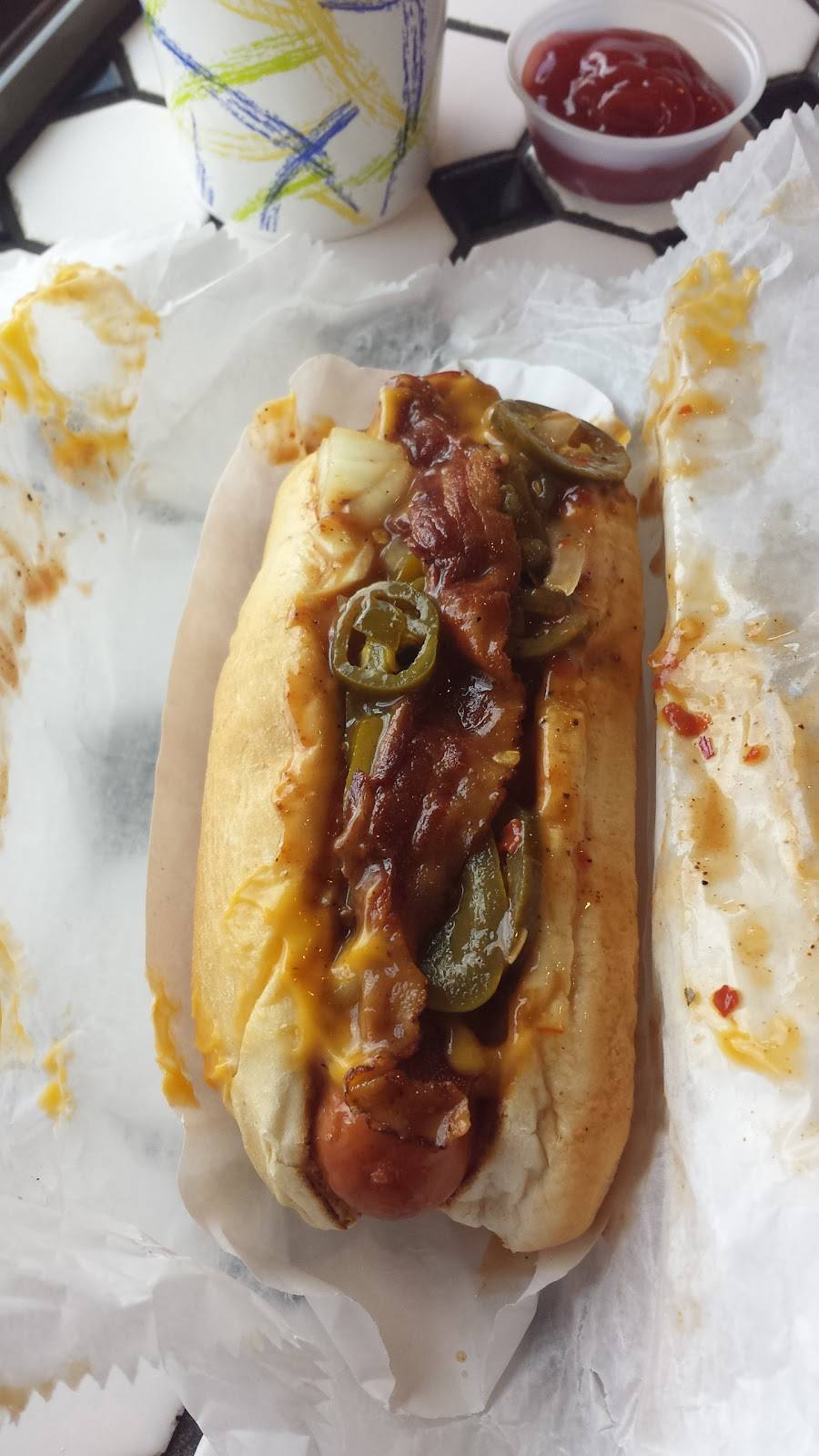 Dannys Drive-in | restaurant | 6016, 940 Ferry Blvd, Stratford, CT 06614, USA | 2033786728 OR +1 203-378-6728