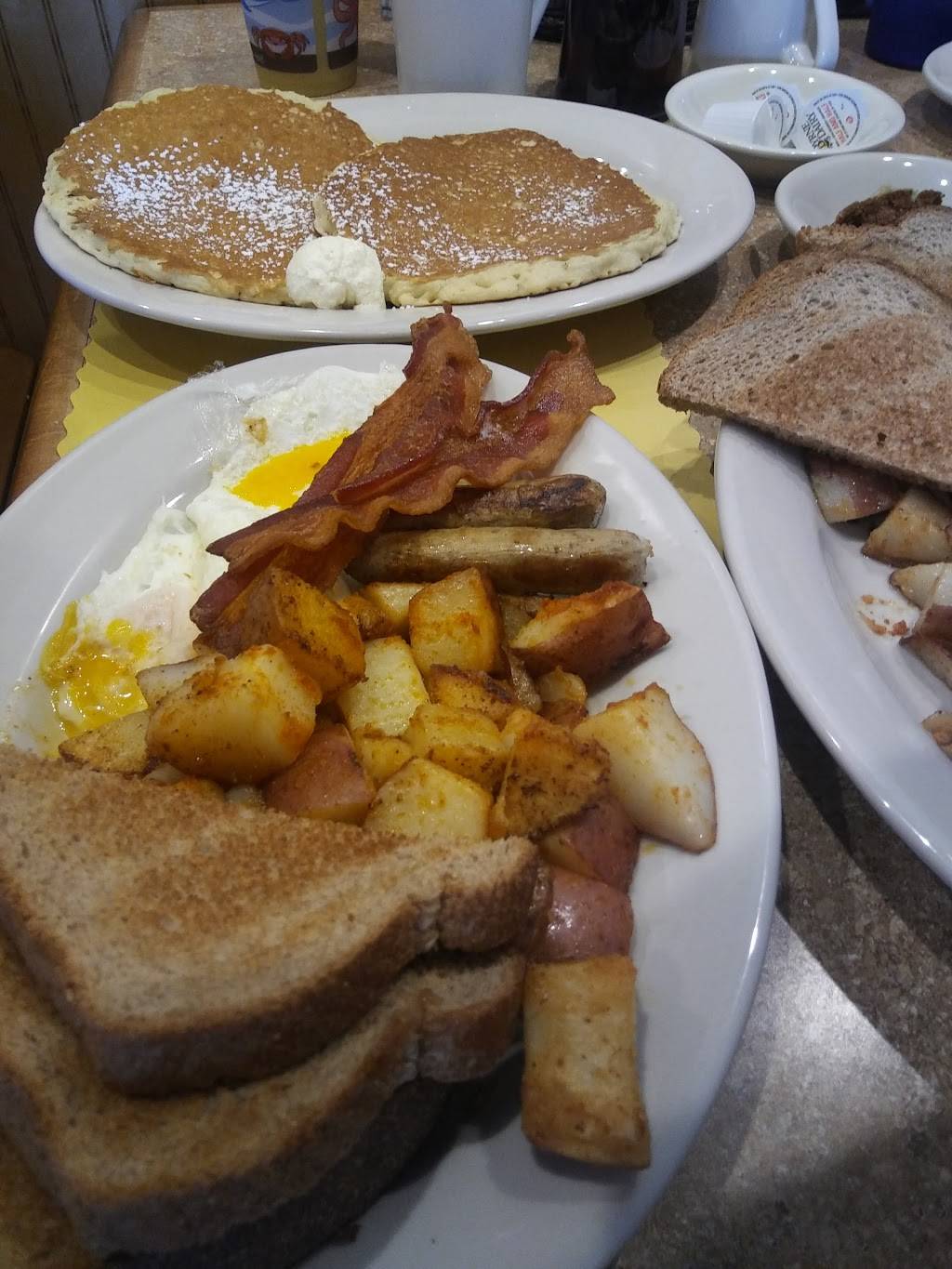 Nellie Rose Restaurant | bakery | 557 Bedford St, Whitman, MA 02382, USA | 7814478500 OR +1 781-447-8500