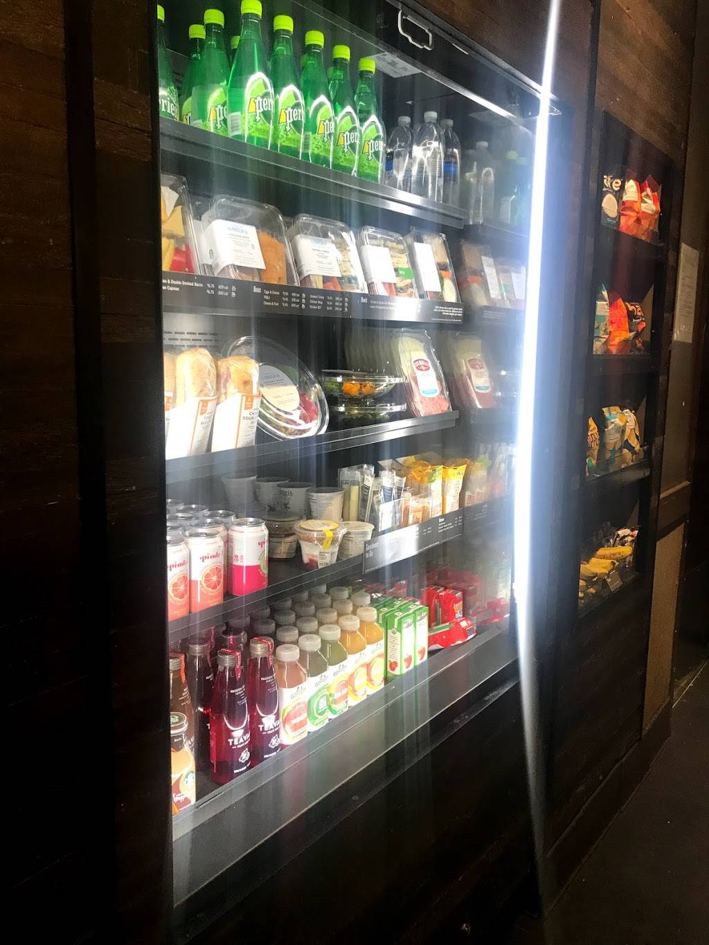 Starbucks | cafe | 3125 Lee Hwy, Arlington, VA 22201, USA | 7035276506 OR +1 703-527-6506