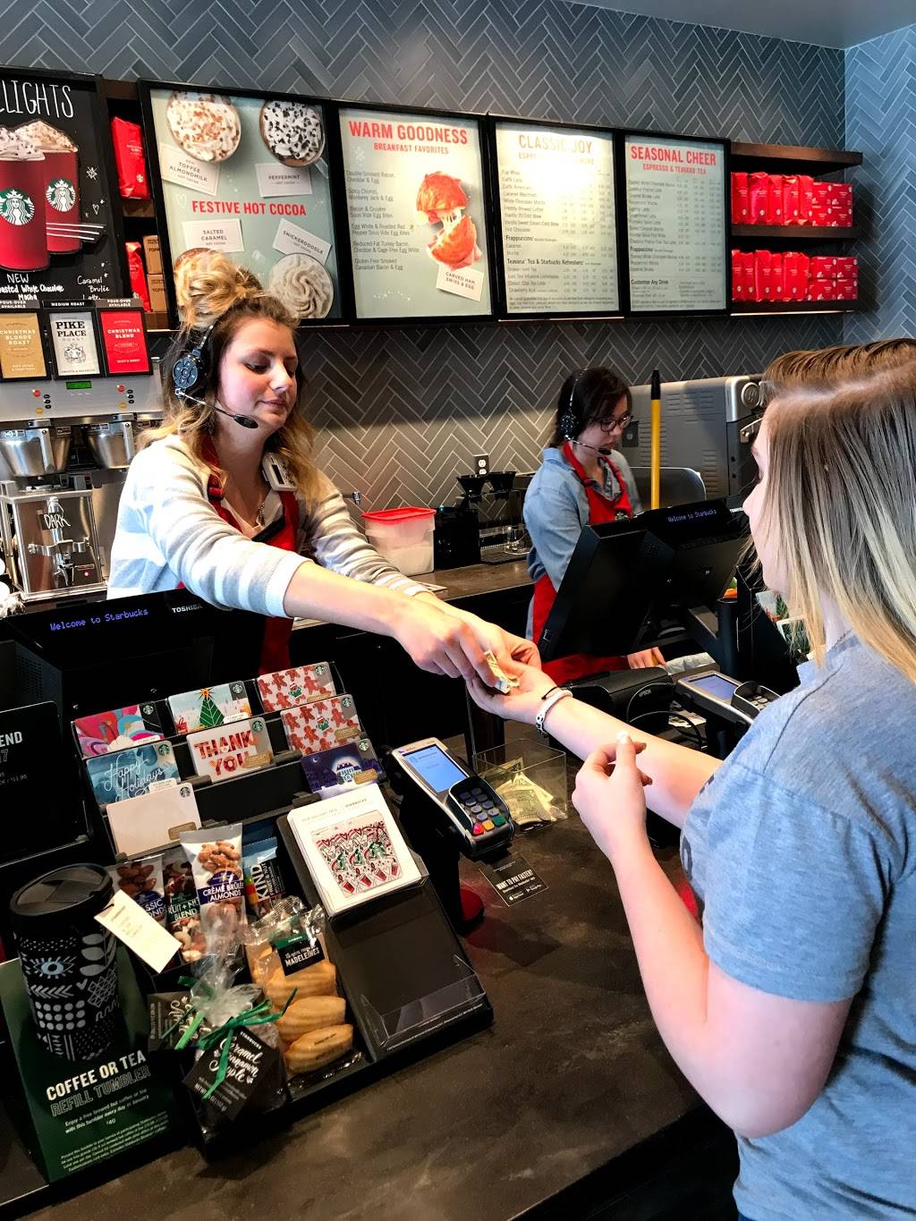 Starbucks | cafe | 1060 W Main St, Gaylord, MI 49735, USA | 2313509161 OR +1 231-350-9161