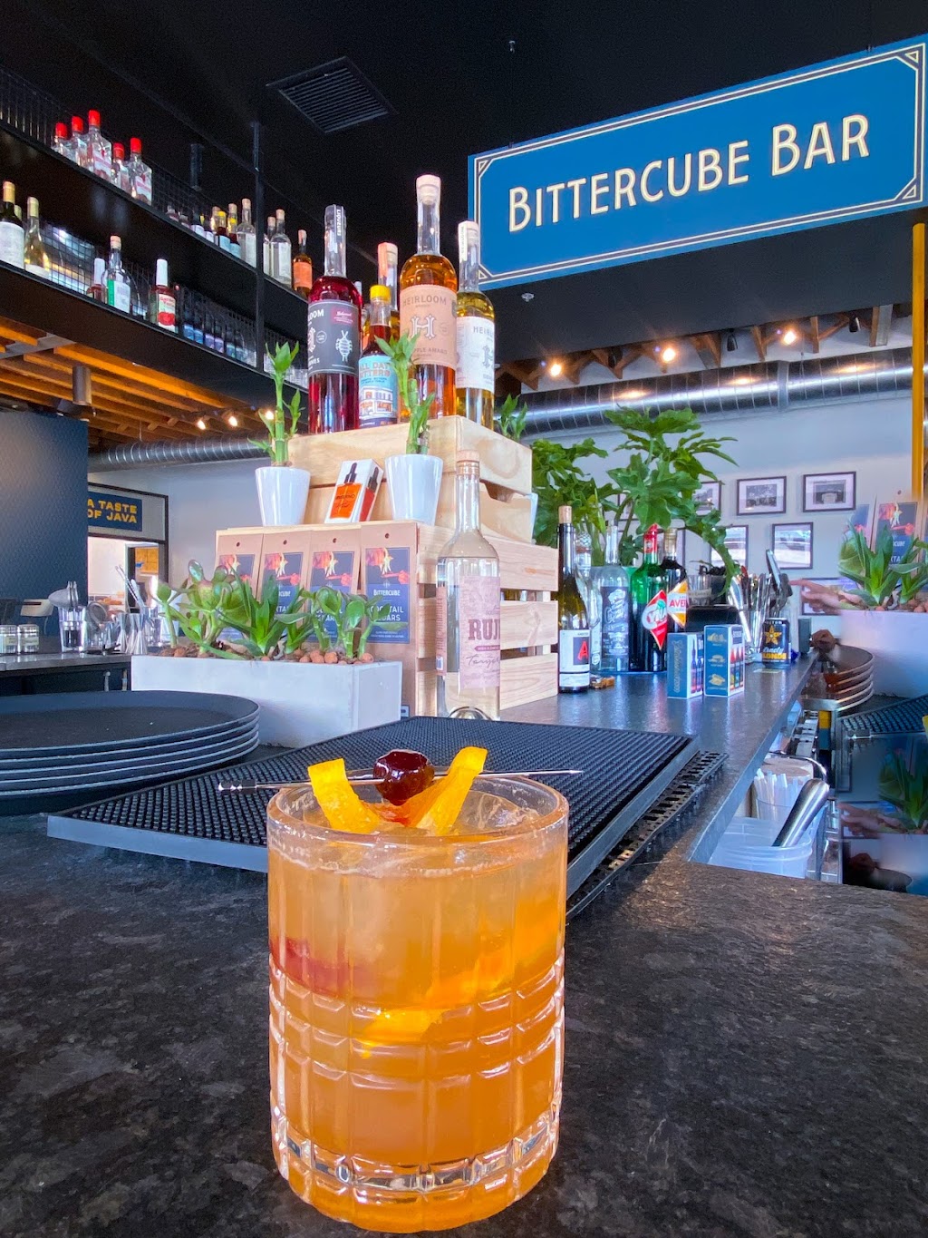 North Avenue Market | restaurant | 5900 W North Ave, Milwaukee, WI 53208, USA | 4142931231 OR +1 414-293-1231