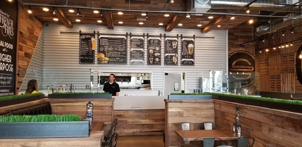 Chillburger | restaurant | 1225 Veterans Pkwy #400, Clarksville, IN 47129, USA | 8127259157 OR +1 812-725-9157