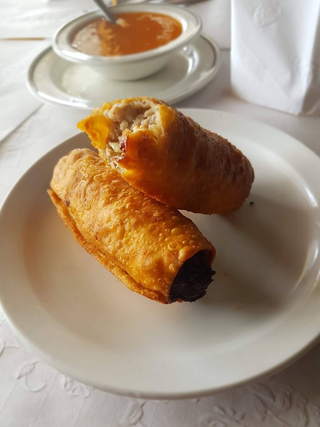 Golden Palace Restaurant | restaurant | 2195 Carling Ave, Ottawa, ON K2B 7E8, Canada | 6138208444 OR +1 613-820-8444