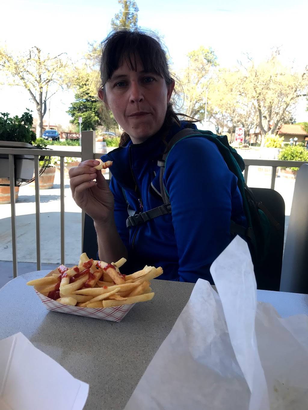 sno-white drive in | restaurant | 1210 W Turner Rd, Lodi, CA 95242, USA | 2093695314 OR +1 209-369-5314