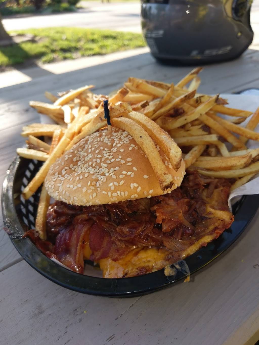 Spencer Twist | restaurant | 216 N Main St, Spencer, OH 44275, USA | 3306481122 OR +1 330-648-1122