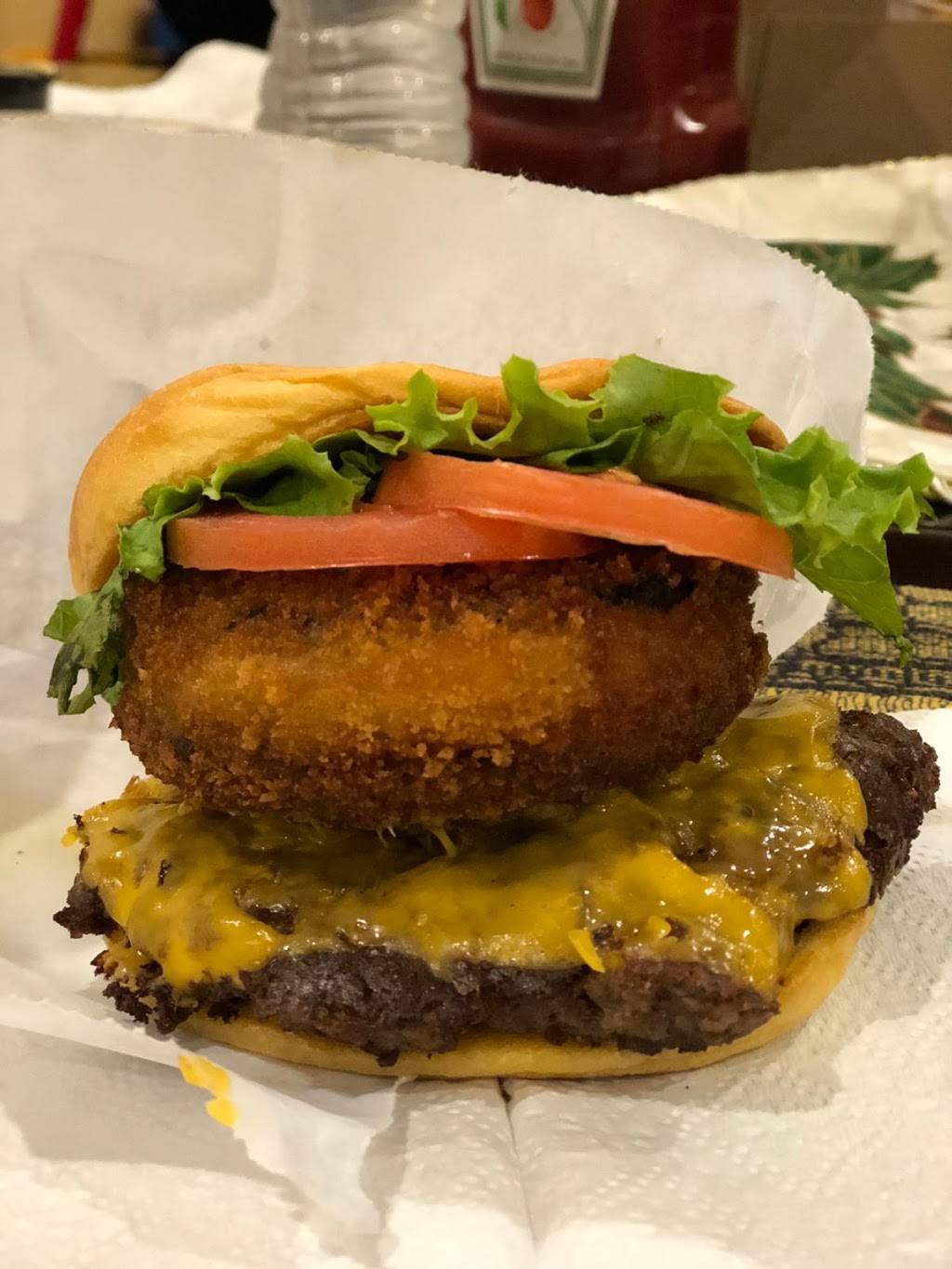 Shake Shack | restaurant | 186 NJ-35, Eatontown, NJ 07724, USA | 7328763641 OR +1 732-876-3641