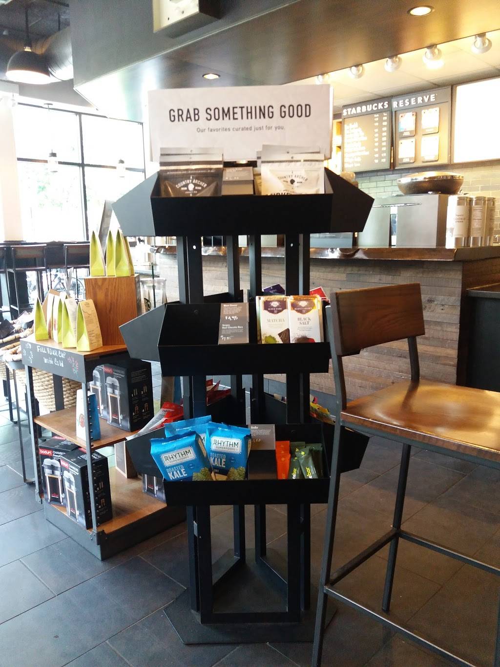 Starbucks | cafe | 2543 N California Ave, Chicago, IL 60647, USA | 7737729357 OR +1 773-772-9357