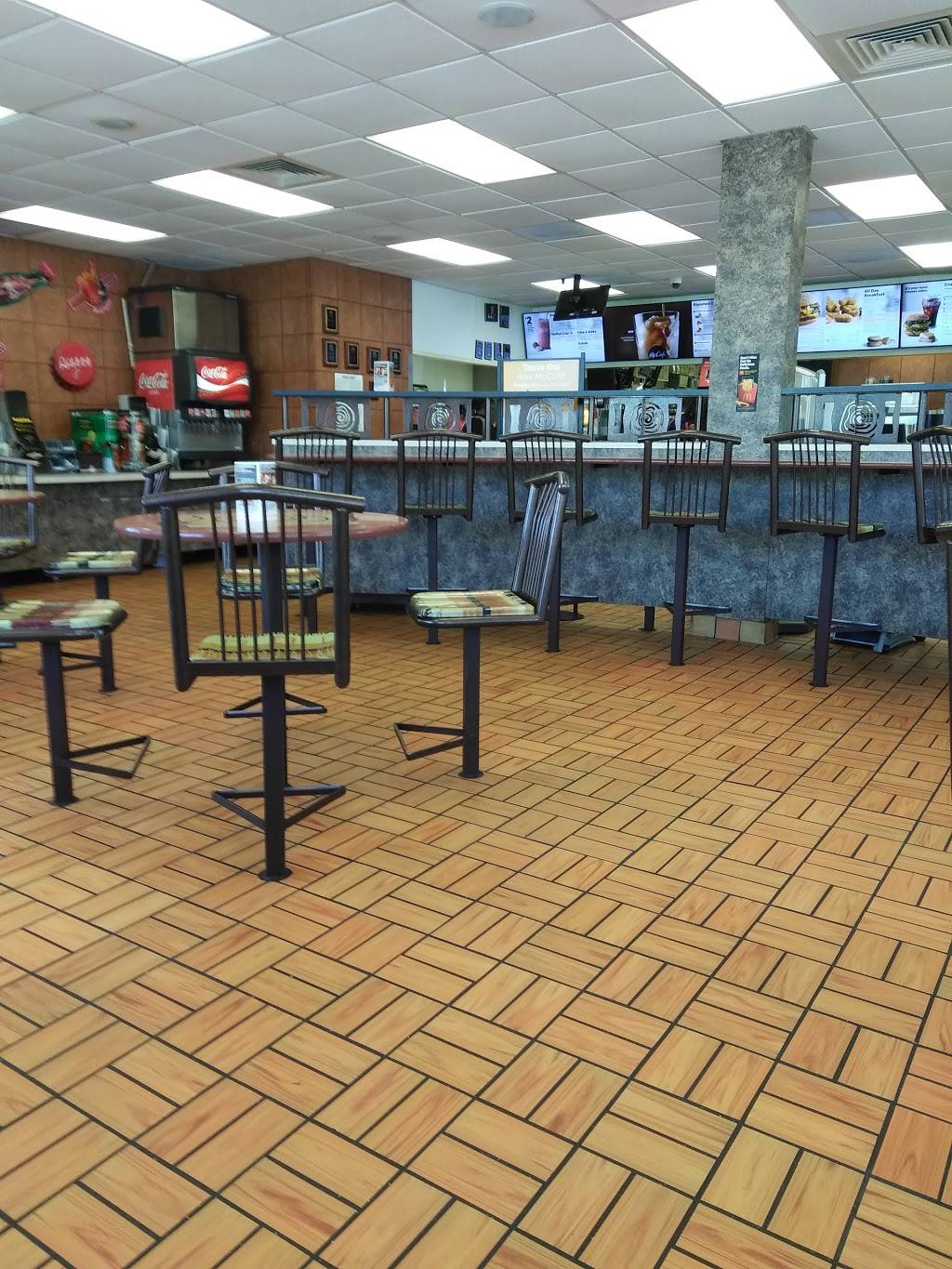 McDonalds | cafe | 4635 N 72nd St, Omaha, NE 68134, USA | 4025730077 OR +1 402-573-0077