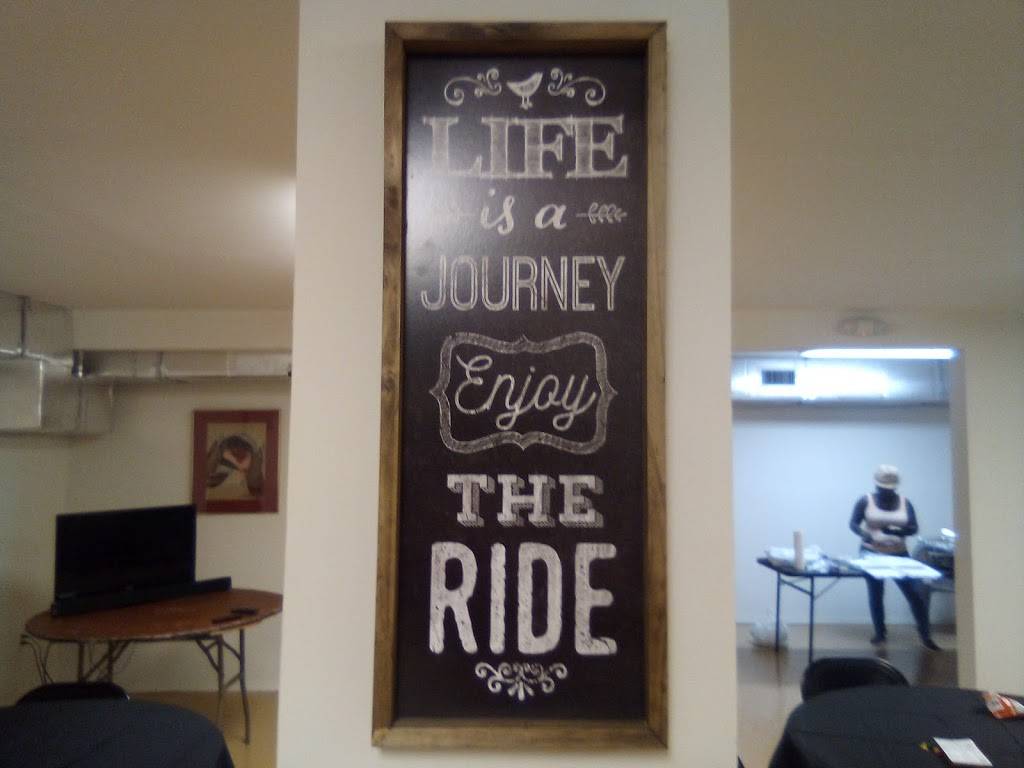 Momas lil Kitchen | restaurant | 2450 W Little York Rd, Houston, TX 77091, USA | 2819741632 OR +1 281-974-1632