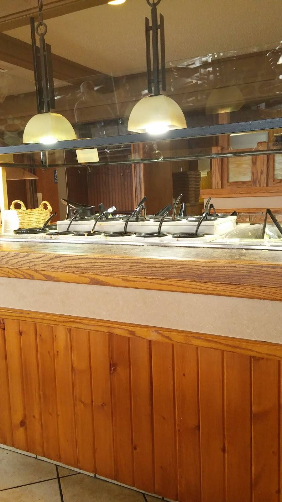 Pizza Hut | meal takeaway | 1401 E Main St, Reedsburg, WI 53959, USA | 6085246333 OR +1 608-524-6333