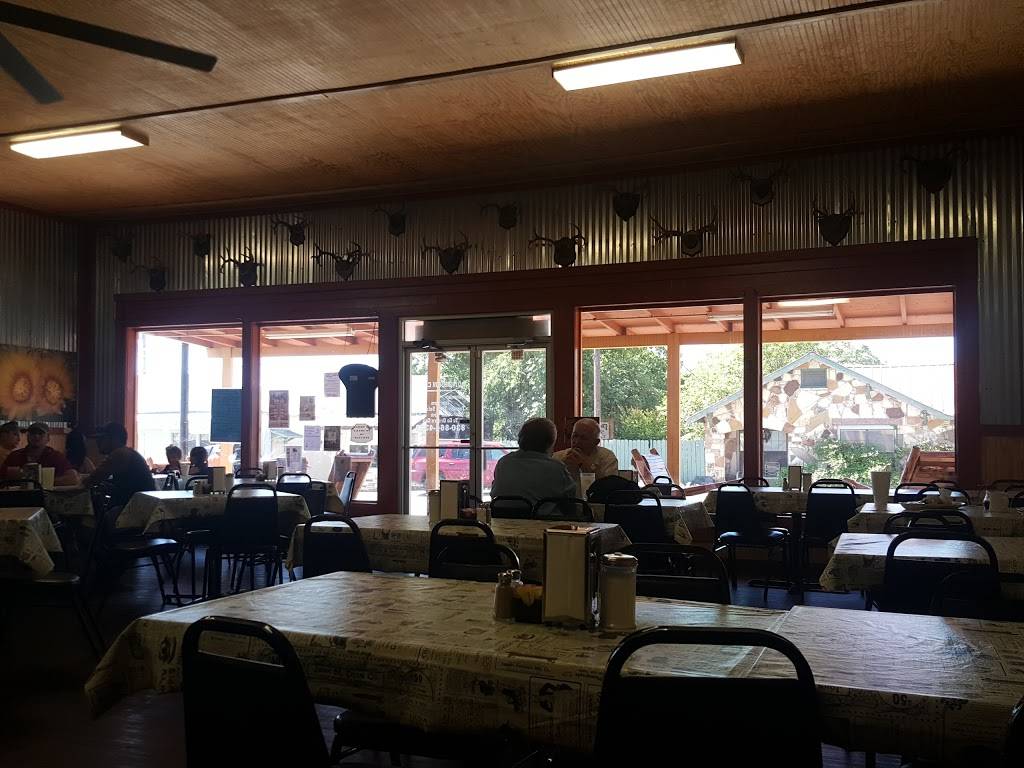 Longhorn Cafe | cafe | 23596 US-290, Harper, TX 78631, USA | 8308644328 OR +1 830-864-4328