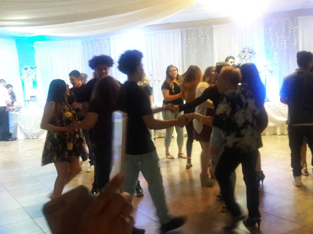 El Jaguar Banquet Hall | restaurant | 516 California Ave, Bakersfield, CA 93304, USA | 6613244918 OR +1 661-324-4918